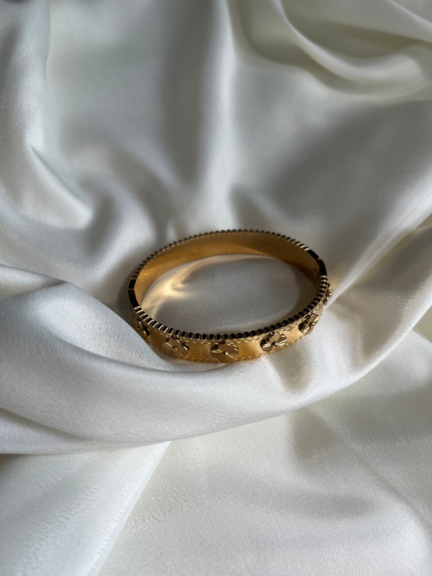 Clover golden foil