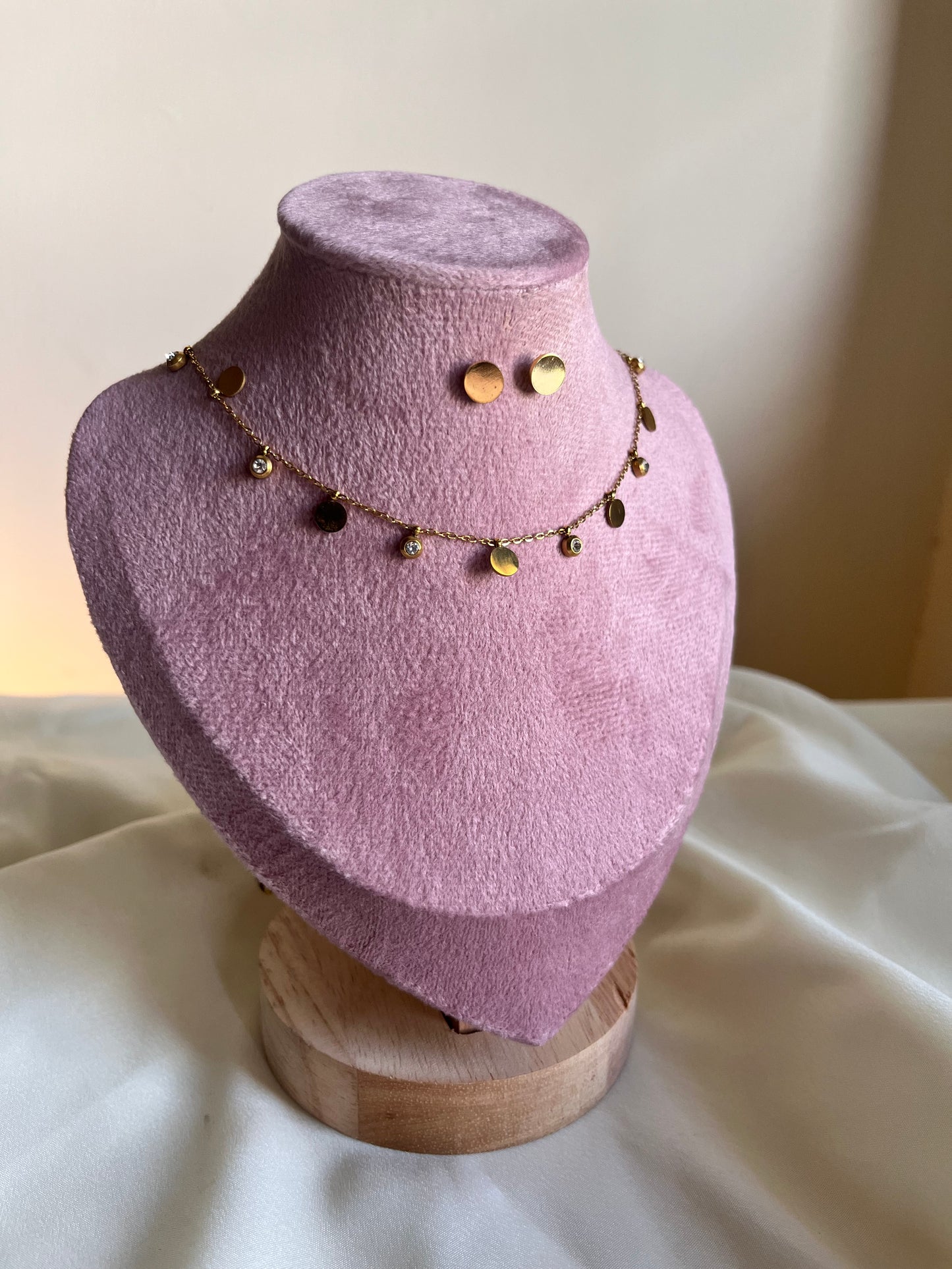 Choker chain with earings